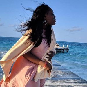 Meet your Posher, Delphine